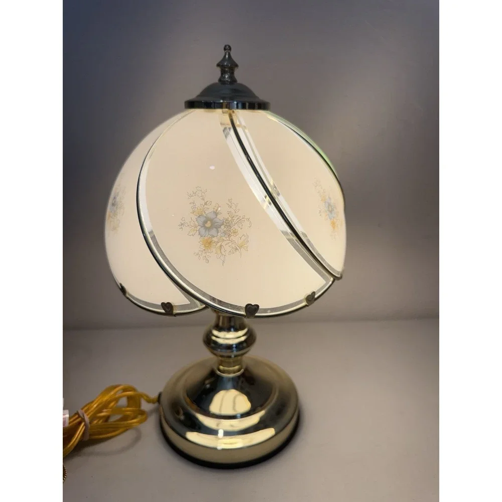Vintage Hollywood Regency Table Lamp Segmented Curved Glass Shade 3- Way Touch